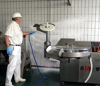 Schaumreinigung mit den mit Reinigungsmitteln der Ernst GmbH & Co. KG